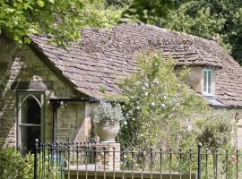 The Downs Barn Lodge, cottage in Nailsworth