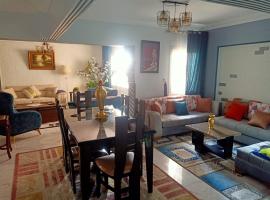 فاكانزا شقة فندقية مفروشة- vacanze, hotel near Maḩaţţat ar Ru'ūs, Fayoum Center