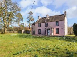 Lochenkit Farmhouse, casa de férias em Corsock