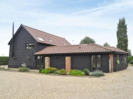 Burfields Barn, hotel con estacionamiento en Rickinghall