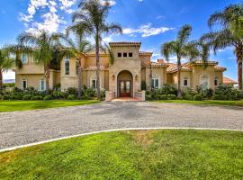 Luxe Wine Country Estate with Orchard-Facing Balcony, vila di Temecula
