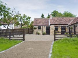 Paper Mill Cottage, hotel with parking in Sutton