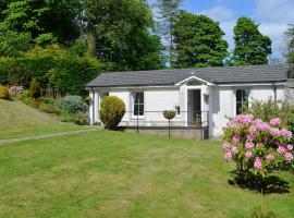 Cameron Lodge Cottage, villa Innellanben