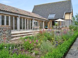 Low Farm Barn, hotel in Laxfield