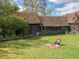 Pheasants Hill Old Byre, holiday home in Hambleden