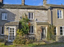 Calton Cottage, pet-friendly hotel in Kettlewell