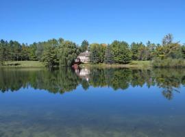 Lakeside executive suite small room，Tottenham莫諾崖省立公園（Mono Cliffs Provincial Park）附近的飯店