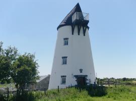 The Windmill, holiday home in Coedana