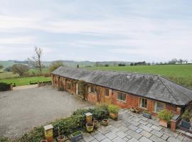 The Stables At Weedon Hill Farm、Church Stoweの駐車場付きホテル