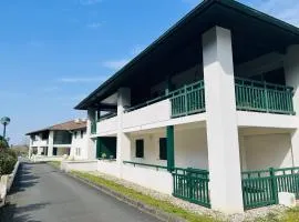 CAMBO LES BAINS : Appartement 2 Pièces pour 2 personnes avec internet, proche thermes - FR-1-495-116