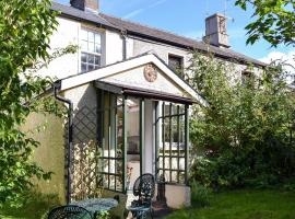 Woodburn Cottage, holiday rental in Soutergate