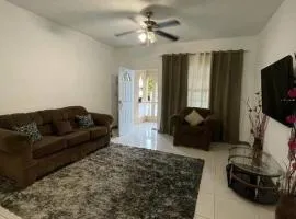 Weekendz- Cozy 2BRD Suite