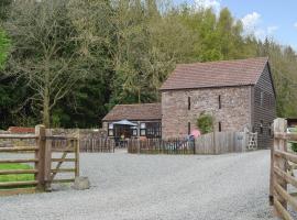 Brampton Hill Farm Cottage, hotel with parking in Madley