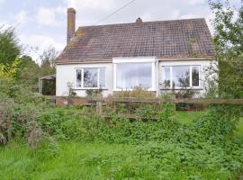 Walters Cottage, holiday rental in Pilton