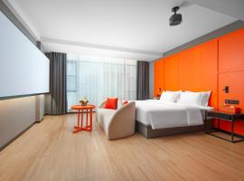 Global Village Riverside Hotel, Hotel in Guilin