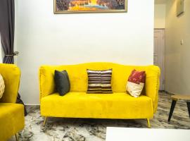 Spectacular 3/4-Bed-Apt With 24hrs Power And FAST Wi-Fi, feriebolig i Amuwo