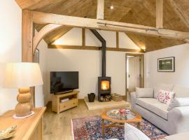 The Calf Shed-ukc2113, holiday home in Royal Wootton Bassett
