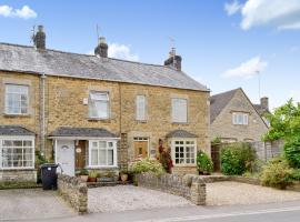 Dolls Cottage, luxury hotel in Bourton on the Water