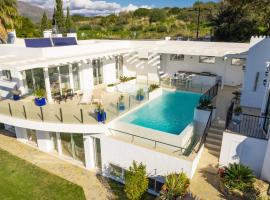 Villa Hesla، فيلا في إِستيبونا