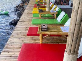 Phi Phi Green House & Sunsky Hostel, ваканционно жилище на плажа в Фи Фи Айлънд