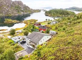 Holiday home Kalvåg II