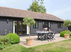 The Stables, holiday home in Occold