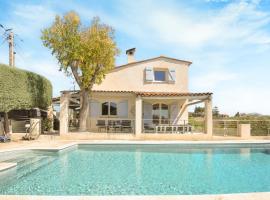 Nice Home In Saint-laurent-du-var With Private Swimming Pool, Can Be Inside Or Outside – hotel w mieście Saint-Laurent-du-Var