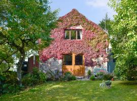 Bryn Dedwydd Cottage, hotel di Llanferres