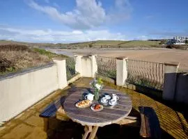 Quay House, Porth Beach