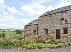 New Park Farm - Church Cottage, hotel in Ireby