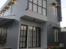 Villa Sky Garden, chalet i Bogor