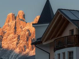 Hotel Garnì Paradisi - Wellness & Spa、メッツァーノのホテル