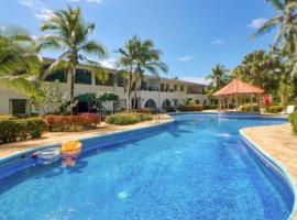 Lovely Condo (8 people): Pools, Tennis Courts, BBQ, apartment in Manuel Antonio