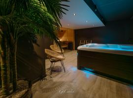 Luxueus genieten aan zee: private jacuzzi en sauna, hotell i Knokke-Heist