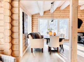 Large and luxurious family cabin in Myrkdalen, hotel with hot tubs in Helgatun