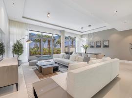 Daniels Golf Course 5BR Villa with Private Pool: Dubai'de bir otel