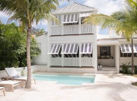 Conch Shell Harbour Island home, holiday home in Harbour Island