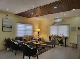 Luxury 3BR Villa w Plunge Pool near SM Batangas City- Instagram-Worthy!