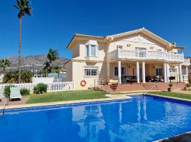 Golden Villa Costa del Sol - Big Private Pool - BBQ - Good Location