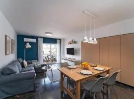 'Core' Modern living apartment, Rhodes Center