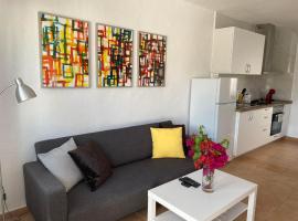 Modern and airy holiday home, hotell i Torrevieja