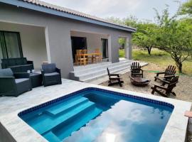 2 Bedroom Bush Villa close to the Kruger、マールロス・パークのホテル