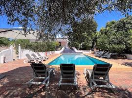 Beautiful private Villa with pool, Boliqueime, Loulé, alojamento para férias em Boliqueime