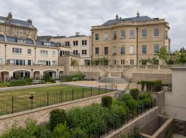 Bath Penthouse with amazing views and lift access, hotel near The Approach Golf Course, Bath