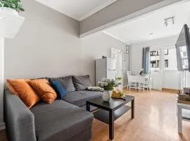 Small and cheap - 6 ppl - Super central - Balcony