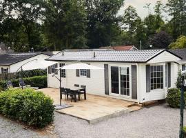 4 persons chalet Valkenbosch situated in the forested area, hotel in Oisterwijk