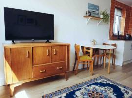 Clee Ness - 1 bed maisonette, on the seafront, апартамент в Клийторпс