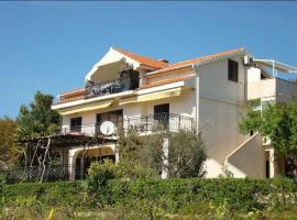 Apartments Davorka Šimuni, hotel a Šimuni