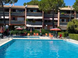 Summer House - Appartamento fronte mare: Marcelli'de bir otoparklı otel