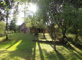 Casa de Campo - Sítio da tia Vera, holiday home in Maquiné